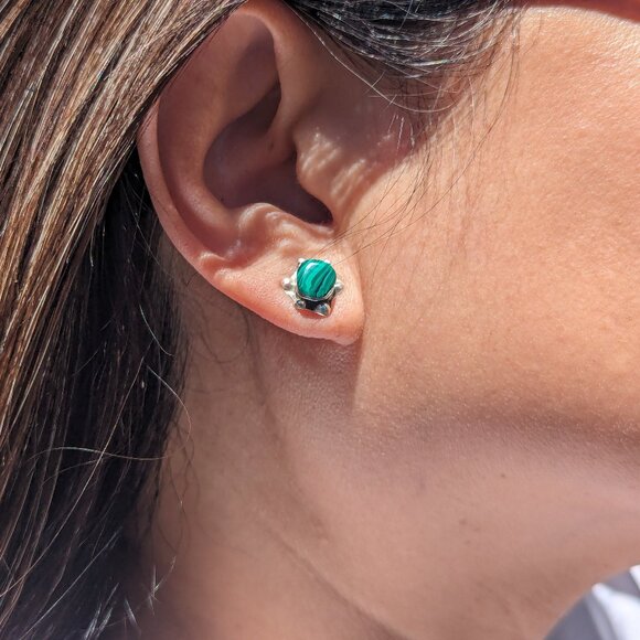 Handcrafted Navajo Turtle Stud Earrings Malachite Stone Native American Jewelry* - Picture 1 of 10